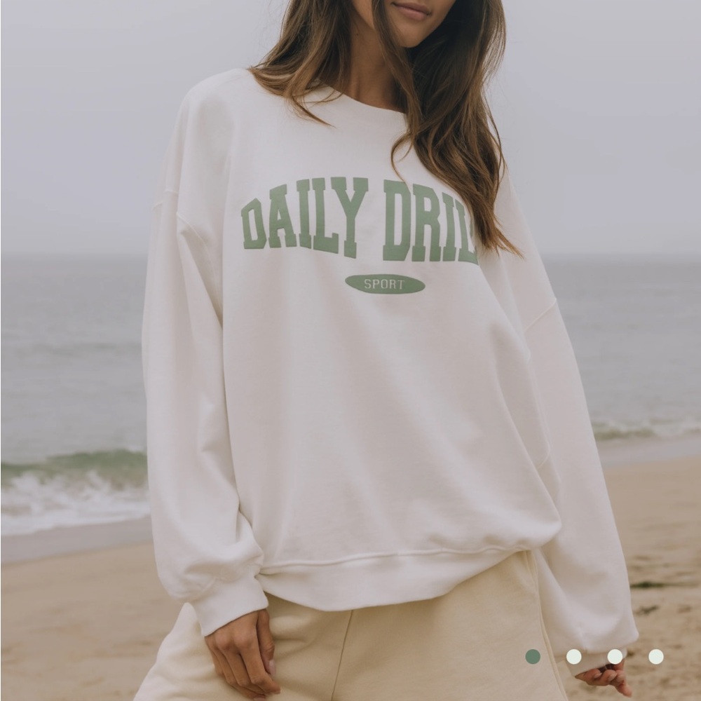 DAILY DR!LLS - OVERSIZED SPORT CREW - SIZE M/L
NEW WITH TAGS!